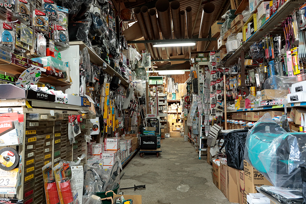 大伸商会の店内